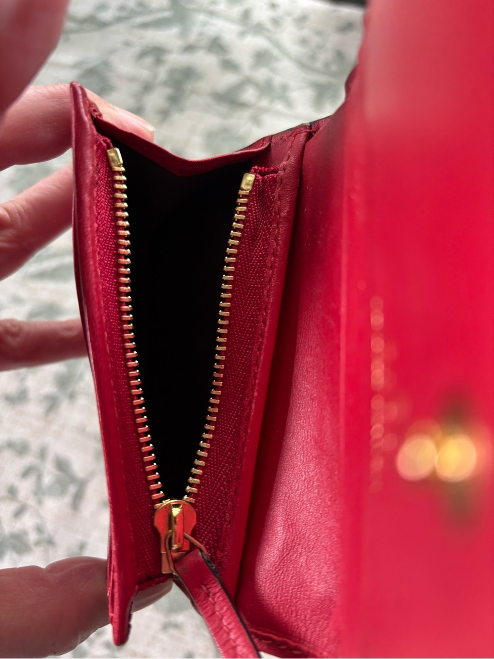 EUC Gucci Limited Edition GG Supreme Heart Snake Wallet. - Picture 7 of 12
